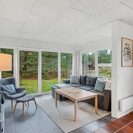 Pietari - 600m From The Sea By Interhome