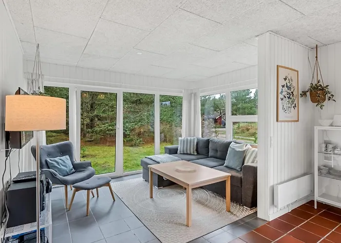 Pietari - 600m From The Sea By Interhome