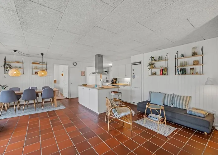 Pietari - 600m From The Sea By Interhome